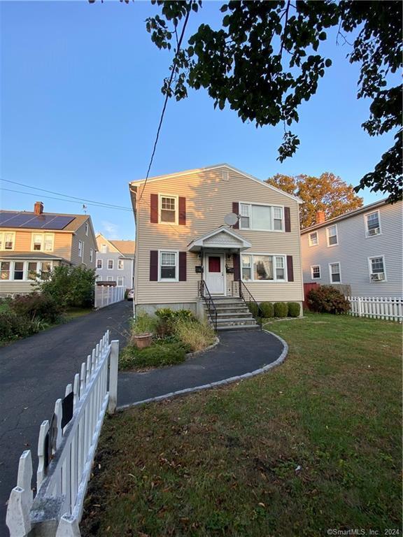 41 Gilman St Unit 1st Fl., Bridgeport, CT 06605 Room for Rent in