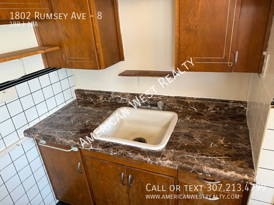 Building Photo - 1802 Rumsey Ave
