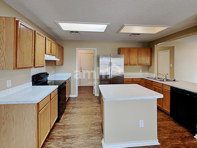Foto del edificio - 3454 Chapel Pointe Trl