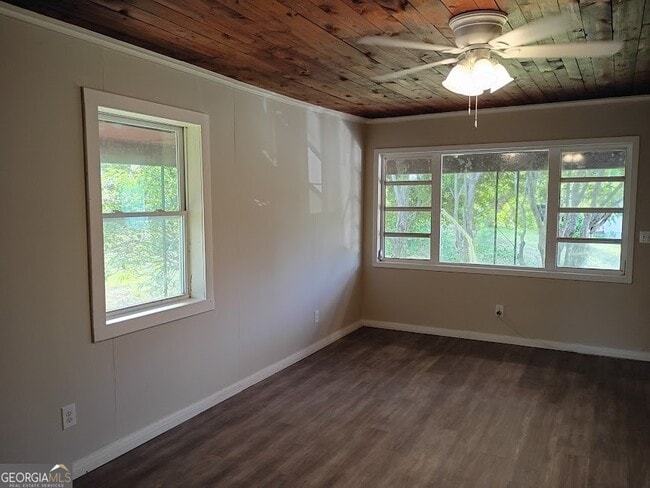 Building Photo - 161 S Pine St