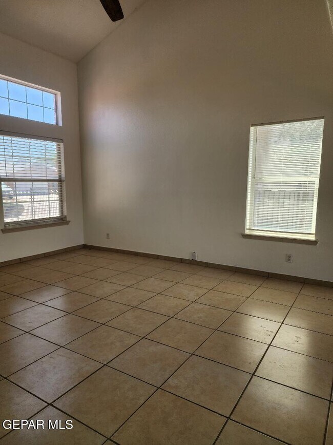Foto del edificio - 10497 Valle del Mar Dr