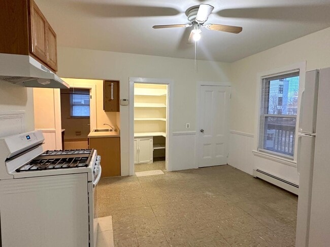 Building Photo - 36 Princeton St