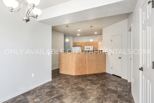 Building Photo - 71 N 1620 W