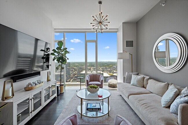 Living room with views of Broadway - 515 Church St