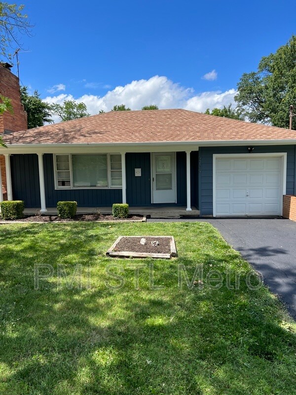 9709 Holtwood Rd, Overland, MO 63114 House Rental in Overland, MO