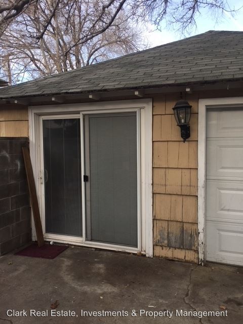 Building Photo - 1130 Victorian Plaza Cir