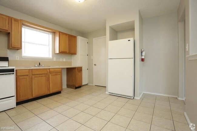 Building Photo - 2110 Elisa Ln