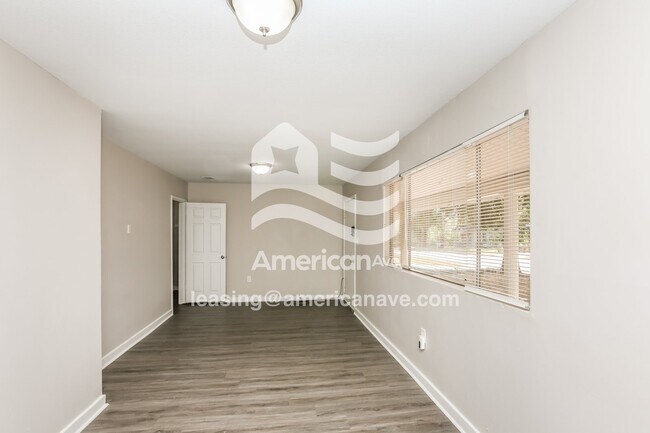 Foto del edificio - 3726 Edwards Ave