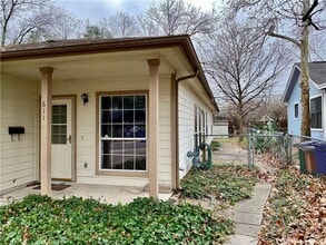 Building Photo - 611 Zennia St
