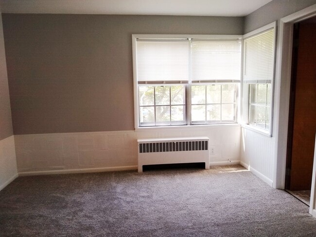 Building Photo - Clark Triplex