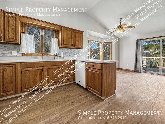 Foto del edificio - Charming Duplex 3-bed, 1.5-bath in Middlev...