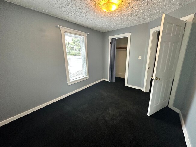 Foto del edificio - 424 W College Ave