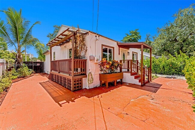 Foto del edificio - 5701 NW 4th Ave