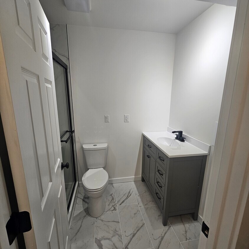 Building Photo - 2420 Southeast Celebrity Court