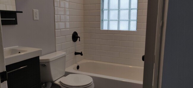 Foto del edificio - 7728 W Stevenson St