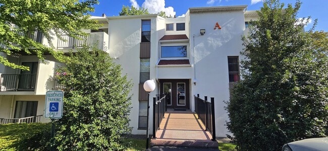Building Photo - 301 Byberry Rd