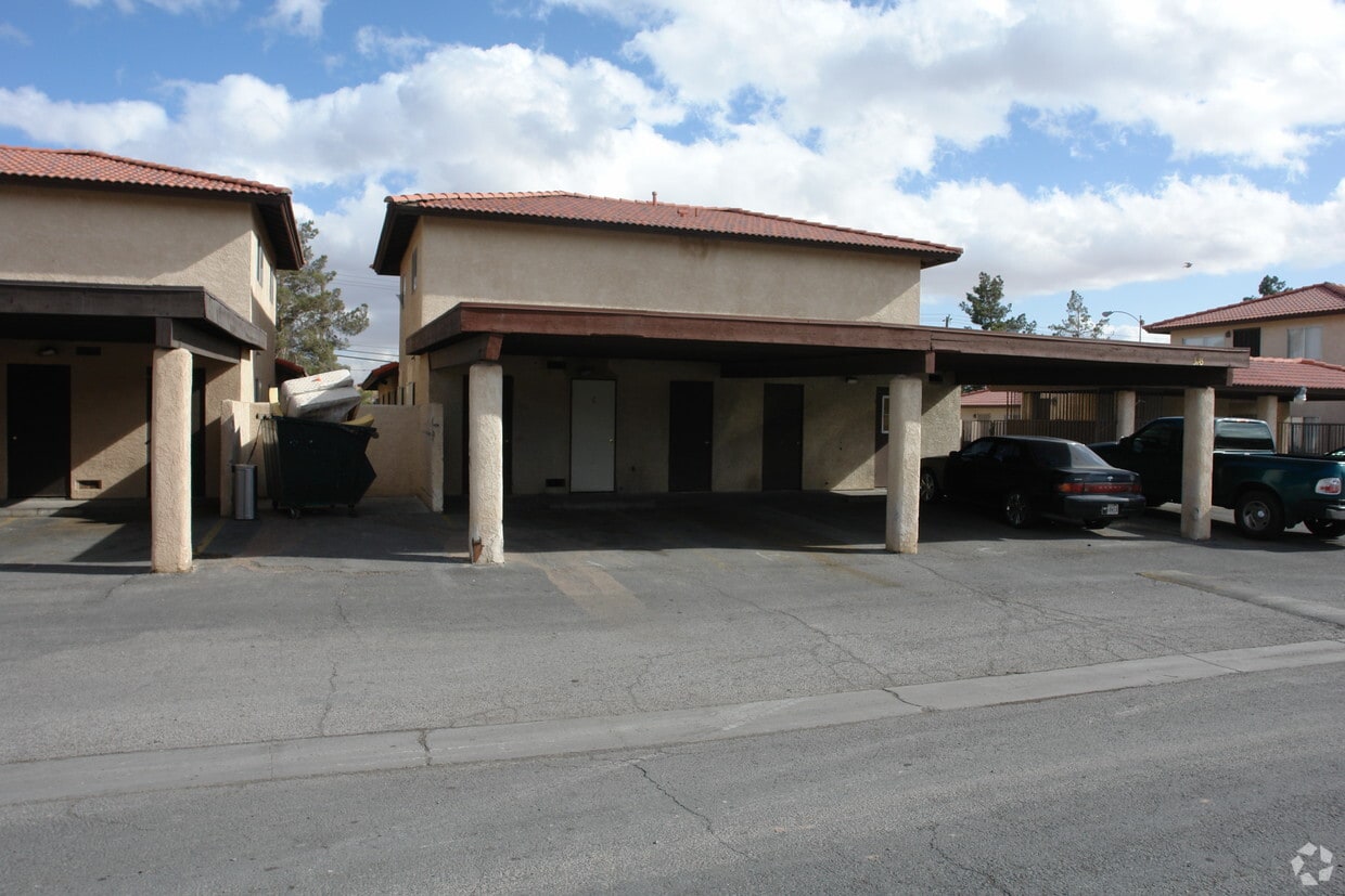 Primary Photo - 3145 Walnut Rd