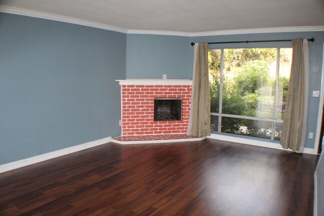 Foto del edificio - Beautiful 2Bd/1.5Ba Condo w/Washer/Dryer, ...
