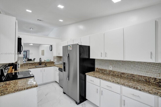 Foto del edificio - 5434 SW 25th Ave
