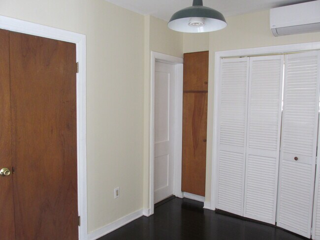 Comedor - 1223 N Hoover St