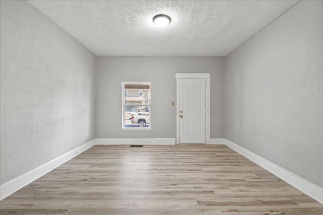 Foto del edificio - 1130 N Rural St