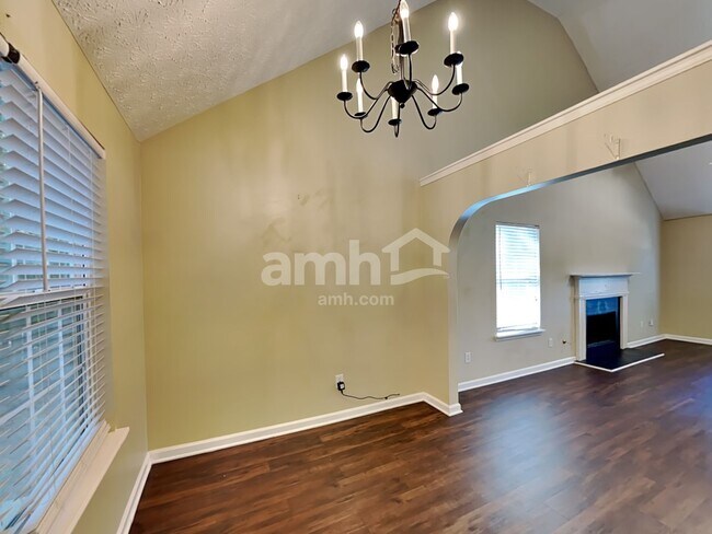 Building Photo - 4810 Lake Park Ter