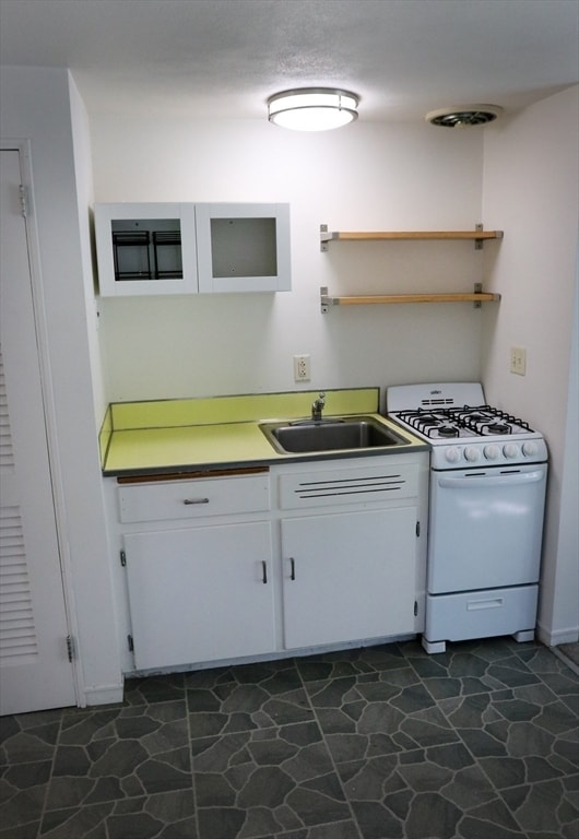 Building Photo - 583 Gay St