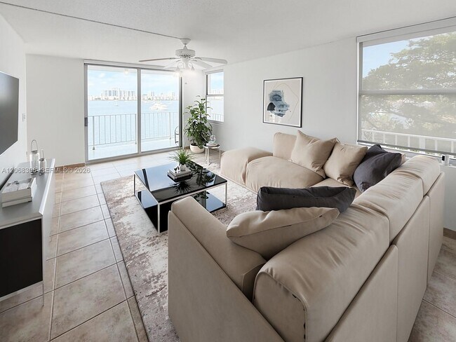 Foto del edificio - 16546 NE 26th Ave