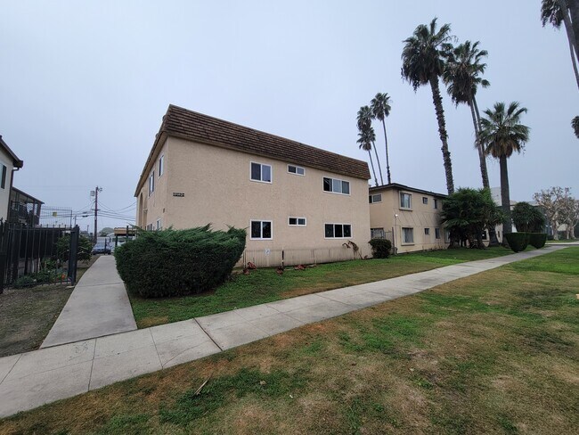 Building Photo - 19142 Sherman Way