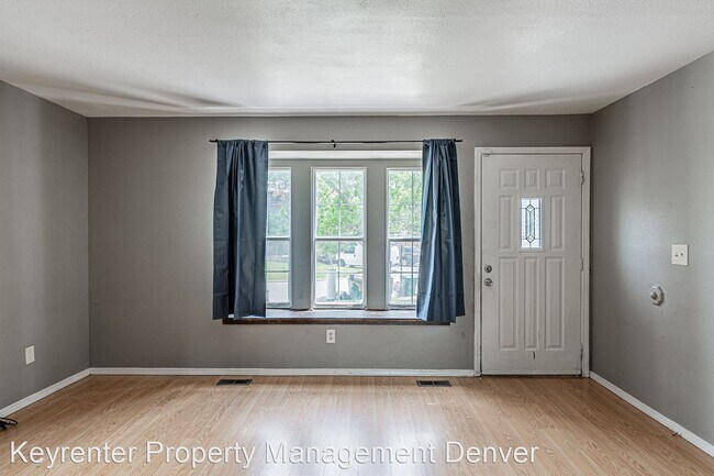 Building Photo - 2 br, 2.5 bath House - 16966 E Piedmont Dr...