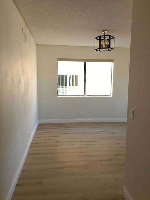 Building Photo - 3012 Carolwood Ln