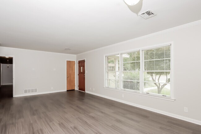 Foto del edificio - Gorgeous 4 Bedroom in Montgomery!