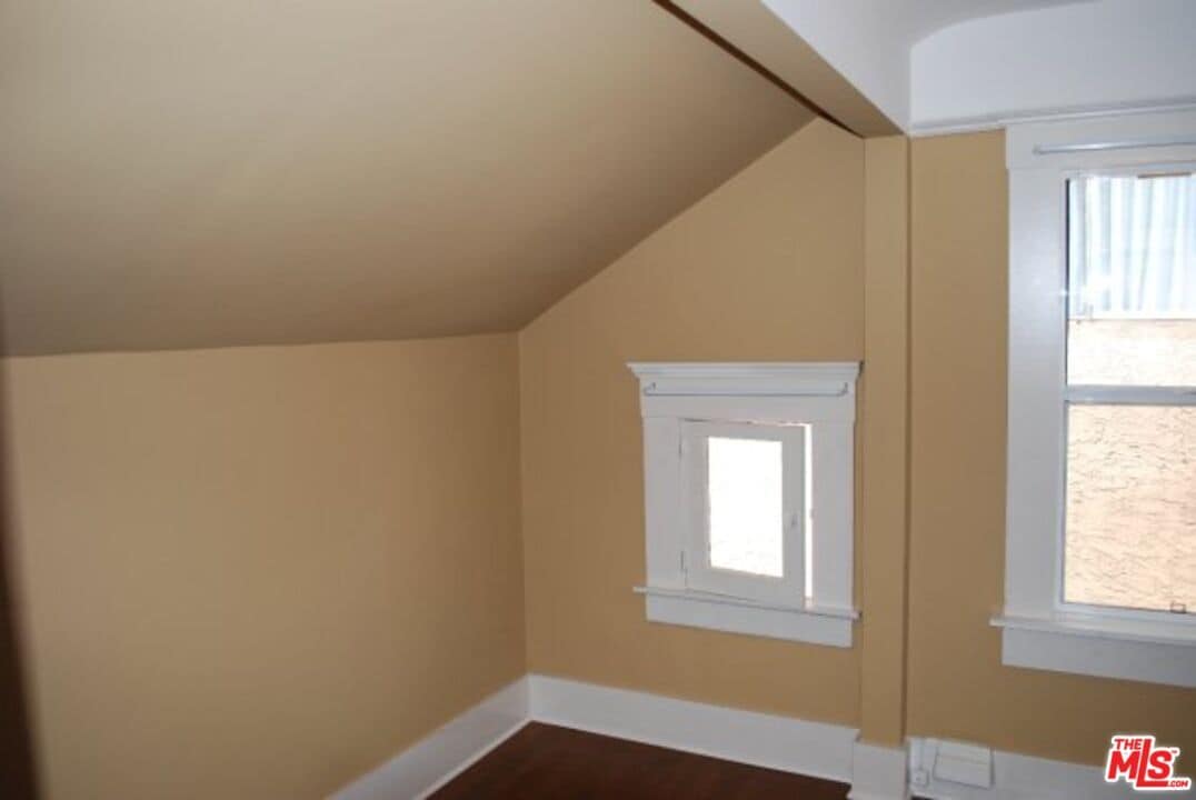 Building Photo - 1460 W 28th St