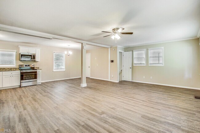 Building Photo - 3122 Latona Dr SW