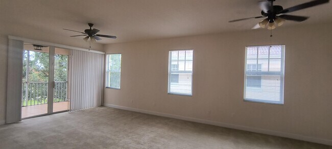 Foto del edificio - 240 West End Dr