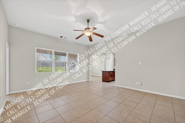 Building Photo - 2126 Redbud Dr