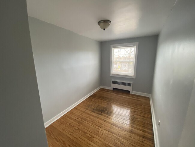 Building Photo - 1606 Park Blvd