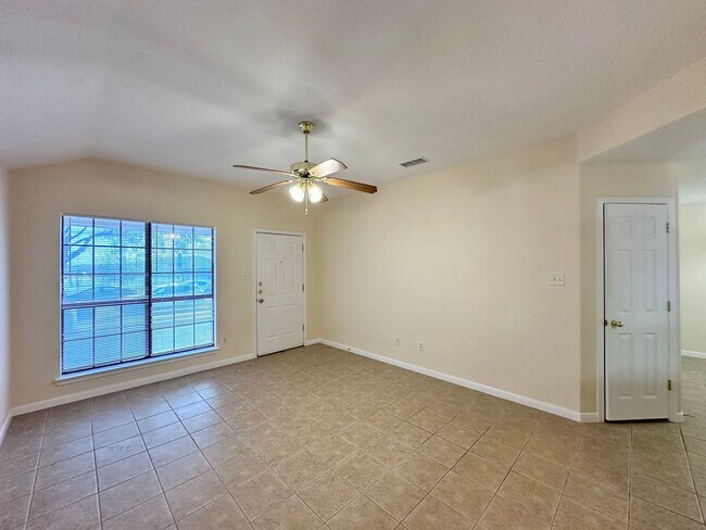 Foto del edificio - 1111 Cinch Dr