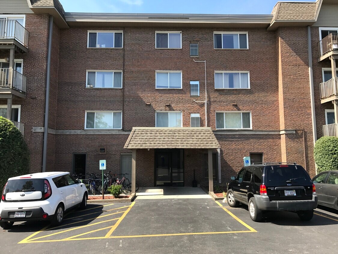 Primary Photo - 4500 Beau Monde Dr