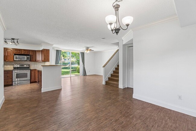 Building Photo - 111 Yacht Club Way