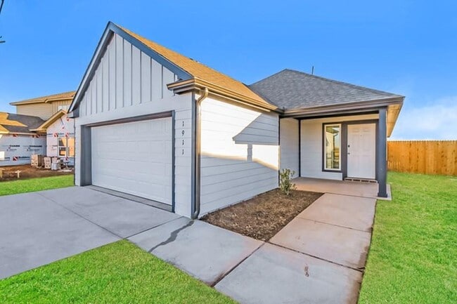 Building Photo - 1911 Malus Way