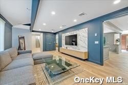 Building Photo - 7 Fieldstone Ln