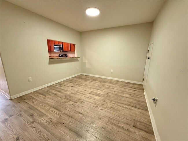 Foto del edificio - 9854 Trumpet Vine Loop