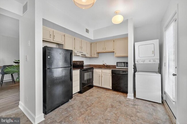 Building Photo - 1209 N Pitt St