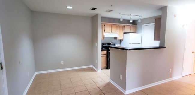 Foto del edificio - 7701 Timberlin Park Blvd