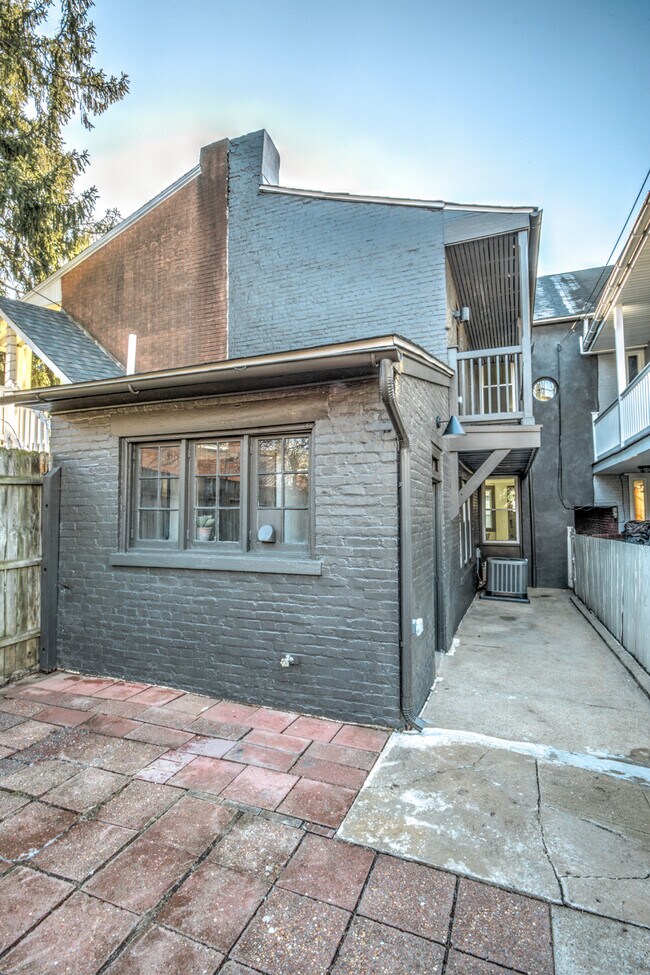 Building Photo - 609 Marietta Ave