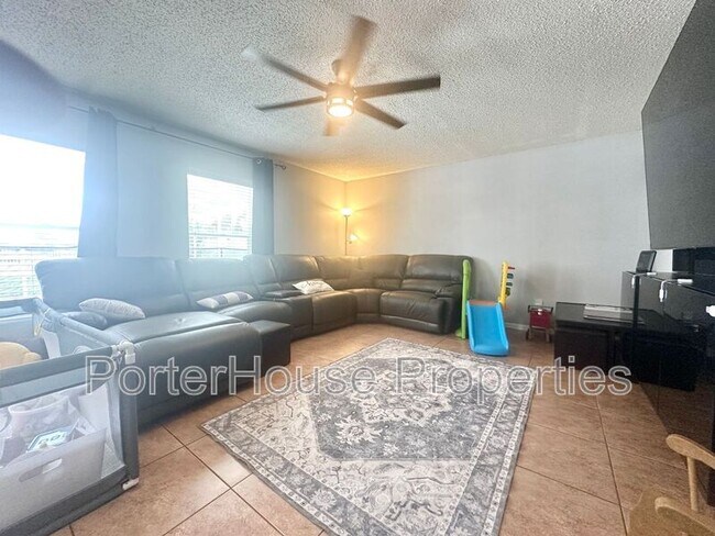 Building Photo - 15061 Waterford Chase Pkwy