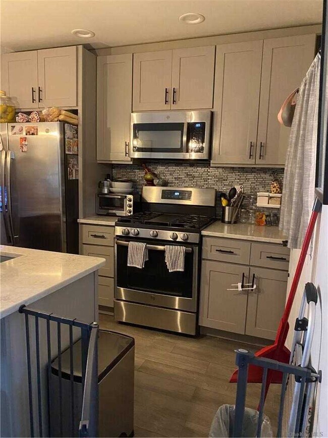 Foto del edificio - 224 Jerome St