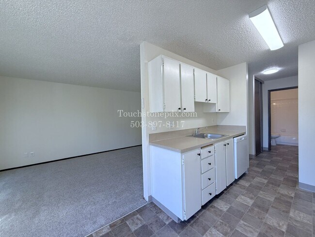 Foto del edificio - 5804 SE Milwaukie Ave