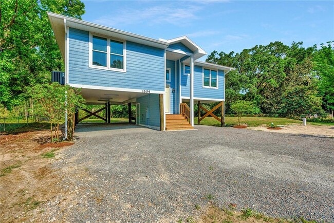 Building Photo - 1604 Rowland Dr